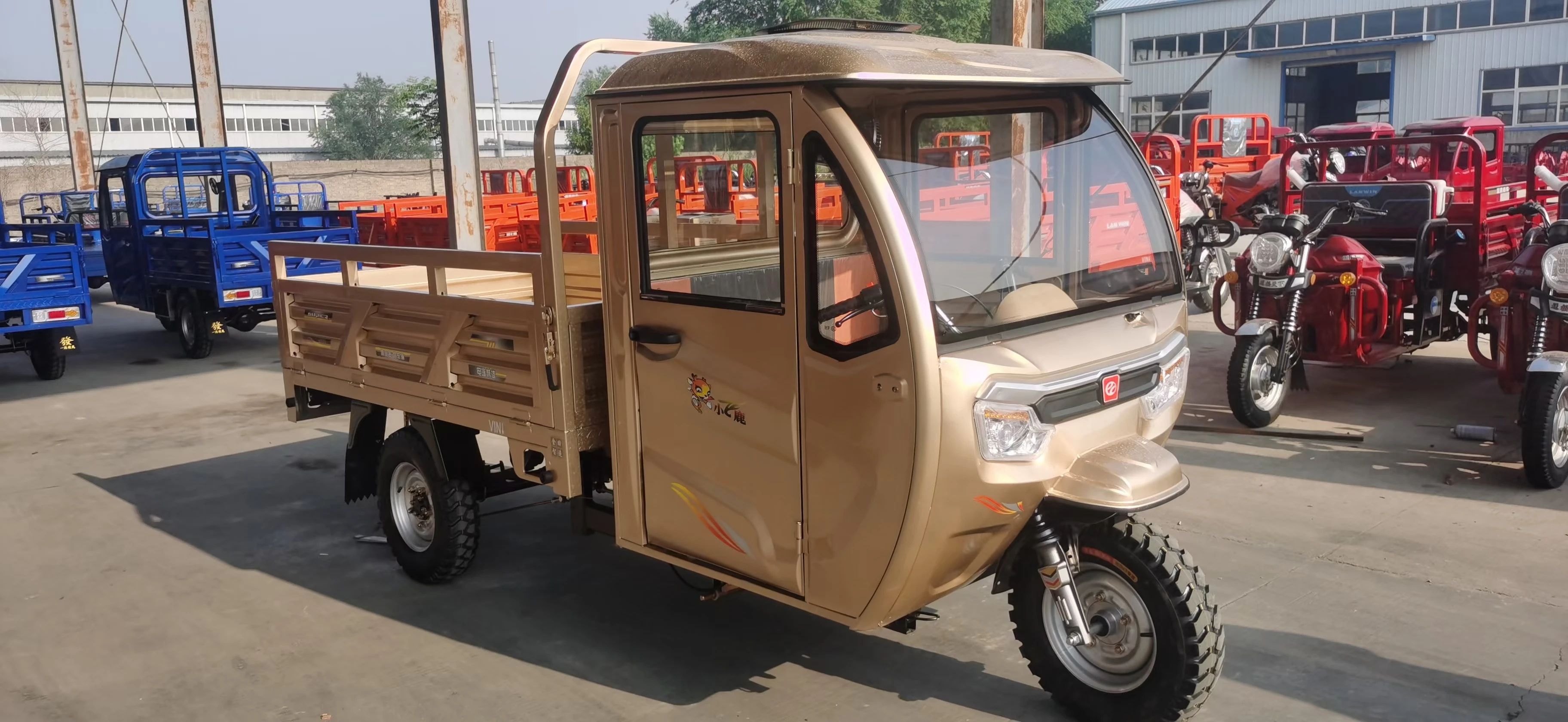 Manufacturers Supply 150cc 200cc Motorcycle Tricycles With Pilothouse
