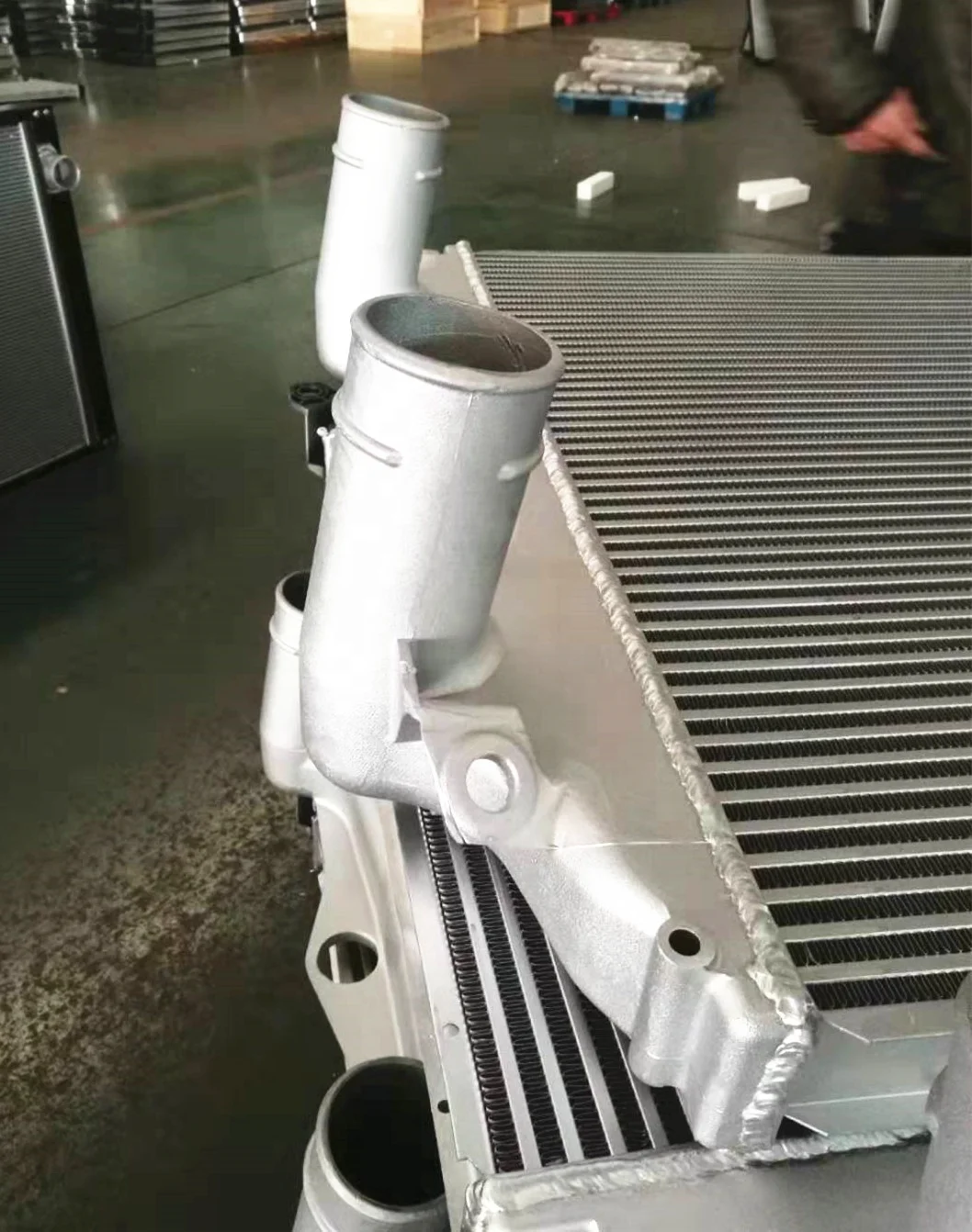 Man Tga Intercooler Truck Parts 81061300197 81061300231 81061300179 81061300215 Nissens 97049