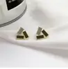 13 gotas de aceite triángulo oreja pin A7013