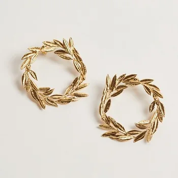 Wholesale Fashionable And Exquisite Golden Leaf Alloy Earrings Large Circle Custom Ladies Earrings