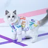 Chaleco de malla transpirable con diseño de dibujos animados coloridos.