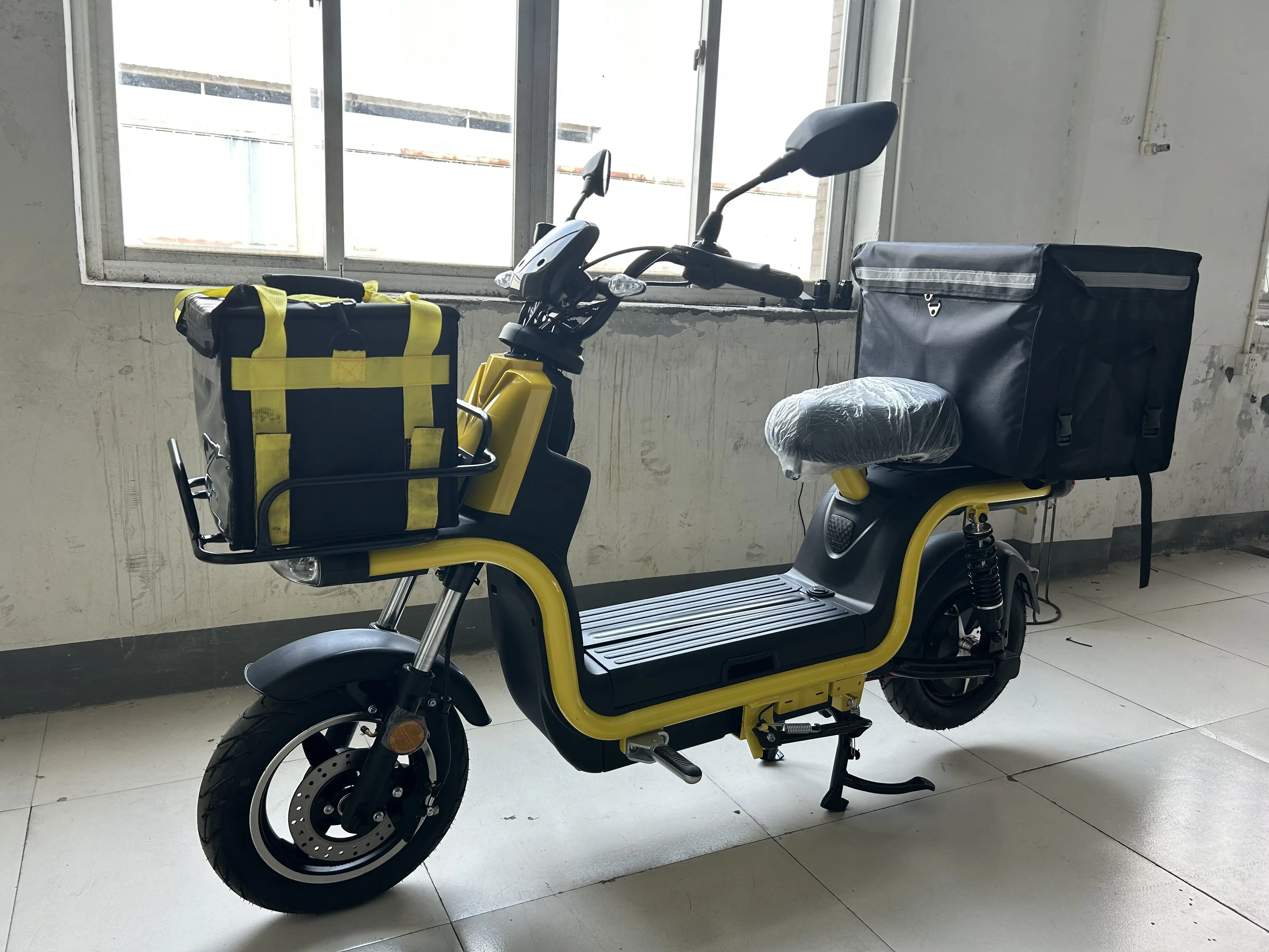Cheaper 2 Wheel Electric Scooter Cargo Bike 60V Bikes Motorcycle 1500W 52ah Battery Motocicletas Elctricas Cafe Racer Motorcycle