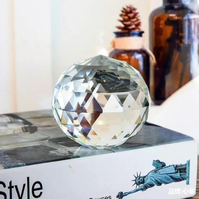 Diamond Cut Crystal Glass Ball with Flat Bottom MH-12889