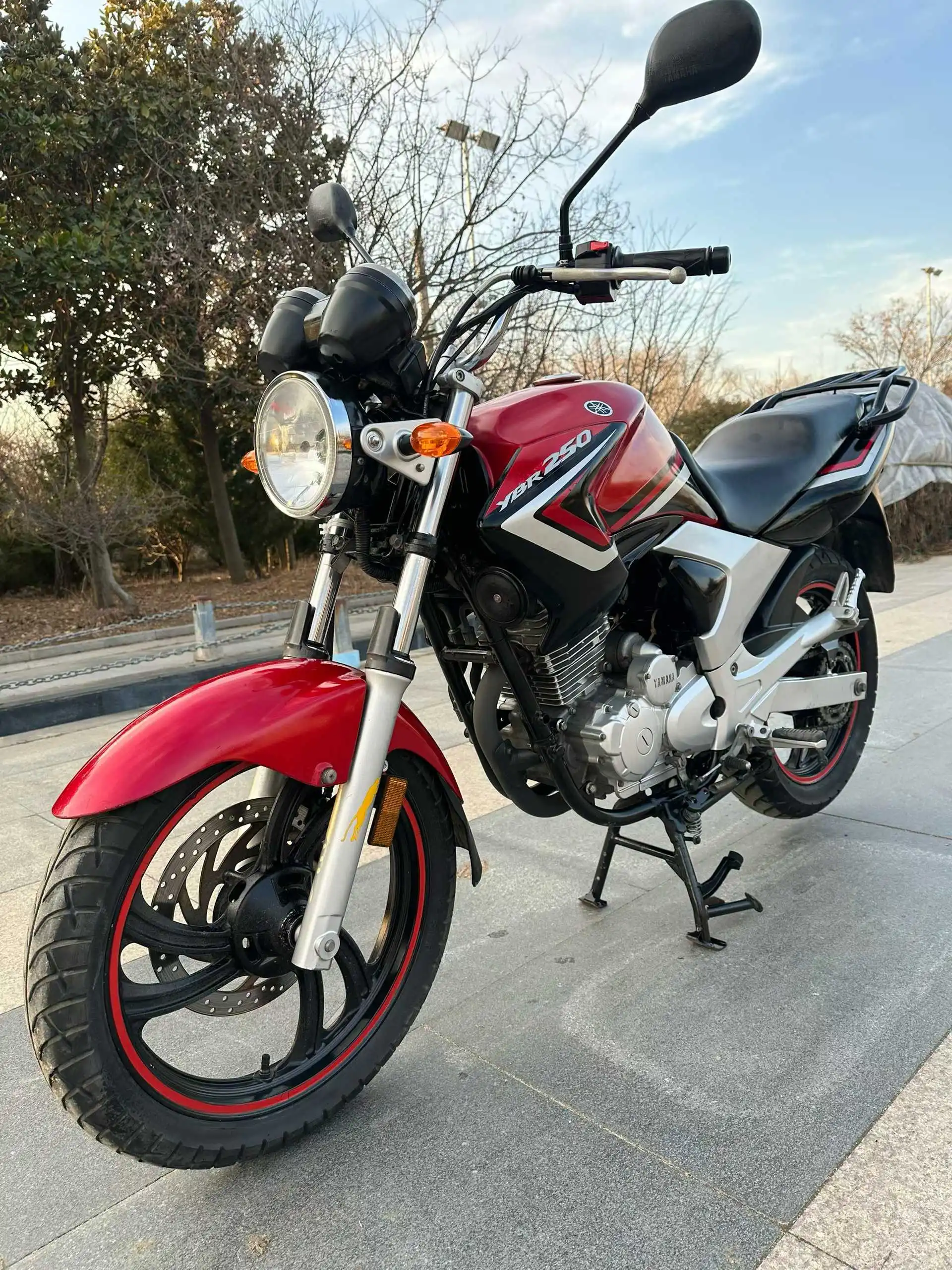 Yamaha YBR125 125cc Air-cooled SOHC Single-cylinder Street