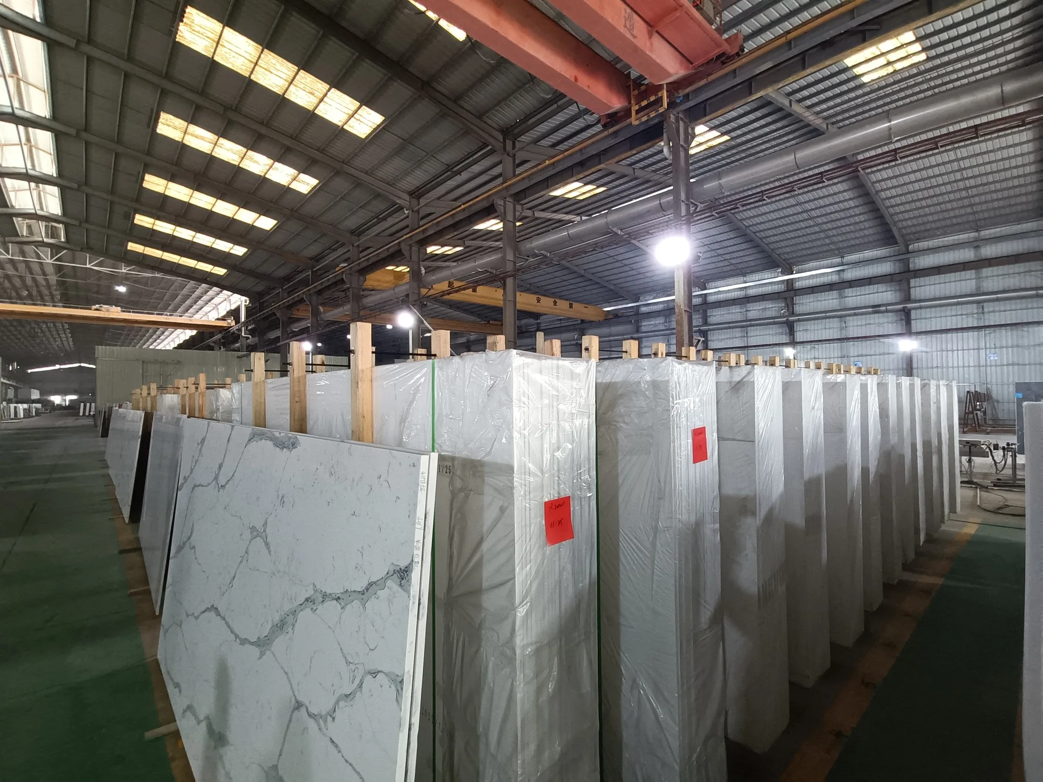 Green Luxury Stone Like 2400x1200x9mm Sintered Stone Slabs Customized Surfaces Tabletops Stain Proof Flooring