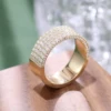 Anillo de oro amarillo de 18 quilates con diamantes de laboratorio