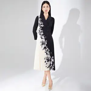 Autumn and Winter Chinese Style Pleated Floral Dress - Casual Wear for Adult Women