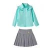 Camicia di pizzo verde femminile + gonna a pieghe grigio
