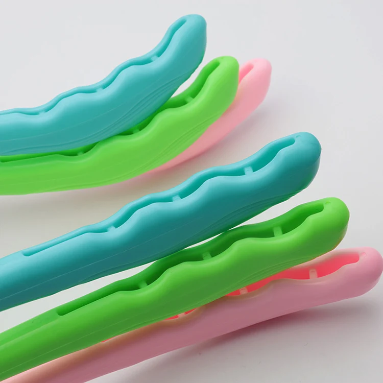 OEM Pressure Deep Tissue Plastic Handheld Manual Neck Shoulder Roller Ball Massager for Sale