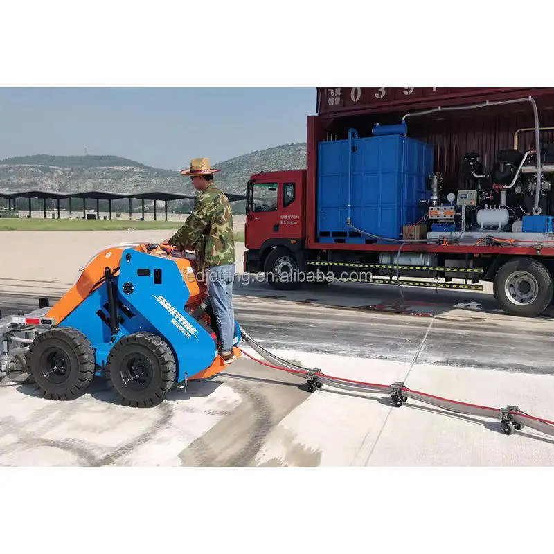 Easy to Operate Airport Runway Degumming Marking Removal 264kw 2800bar Hydro Jetting Machine 3500kg Hydro Blasting Machine