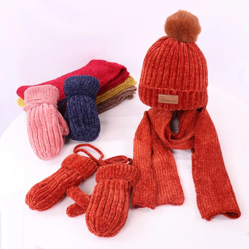 Groothandel 2020 new girls/boys thick warm chenille wool winter hat gloves and scarf set pompom cap