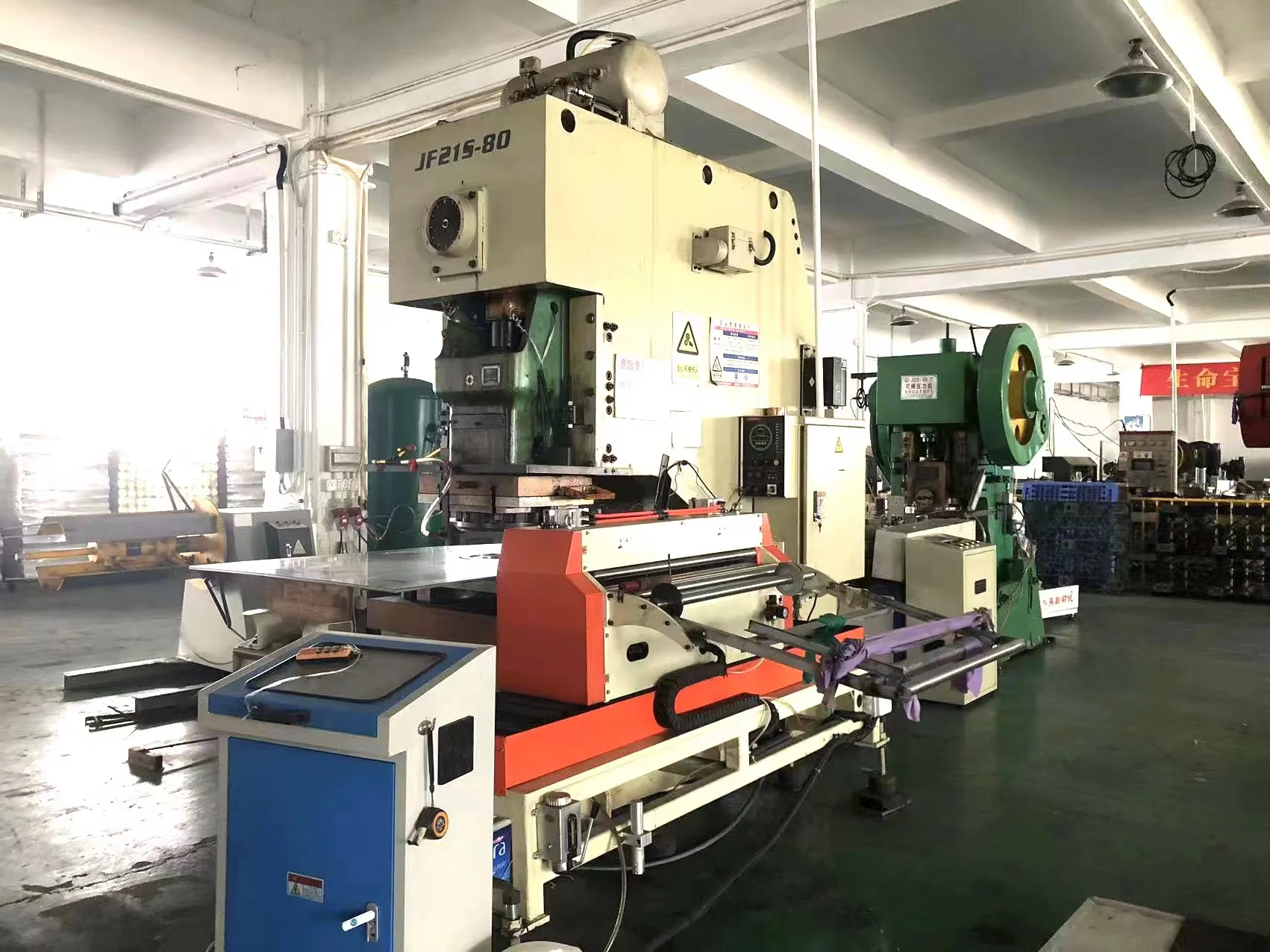 Food Grade 1L and 2L Square Olive Oil Tin Can with Plastic Lid and Custom Logo in Customized Color