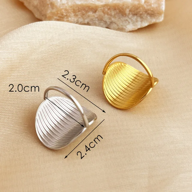 French Elegant Vintage Stylish European and American Striped Elliptical 18K Gold Stainless Steel Plating Ring Wholesale