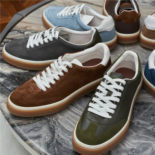 Men's Genuine Leather Flat White Sneakers Breathable Casual Outdoor Sports Shoes Lace-Up Color Matching Moral Training Features