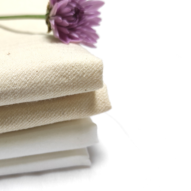 Hot Sell Plain White Combed Cotton Fabric 121Gsm Dye Printing Bleach