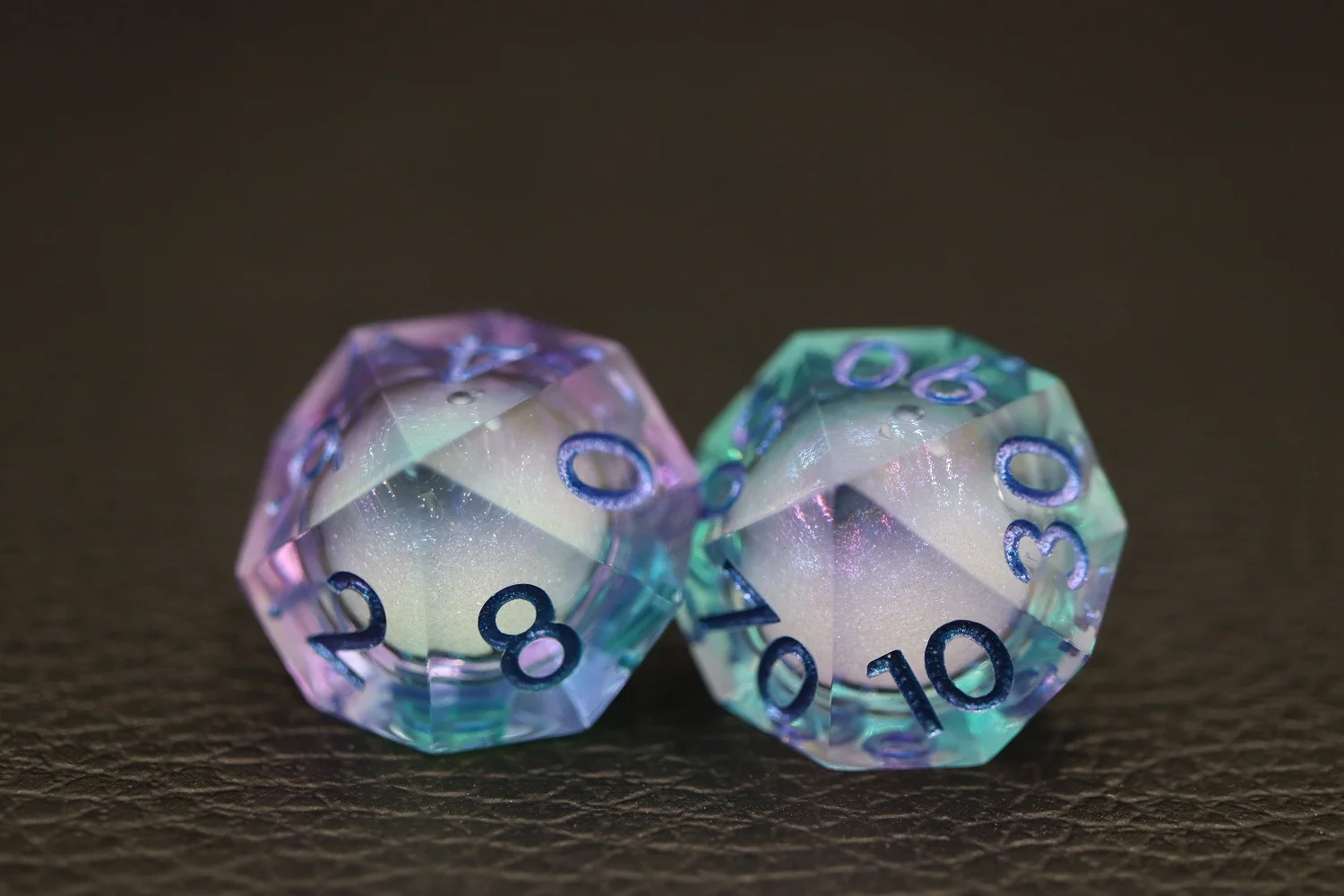 7pcs Polyhedral Glitter Resin RPG Dice Dungeons and Dragons Sharp Edge Liquid Core for D&D Players factory