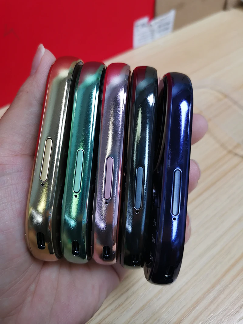 2024 Latest Design I15 Mini Round Shape LCD Screen China Button Bar Mobile Phone Basic Functions Feature Phone