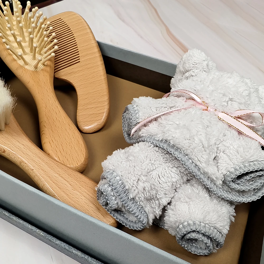 Eco Friendly Hot Sales Customize LOGO Baby's Brush and Comb Soft Wool Bristles Hair Care Set for Baby