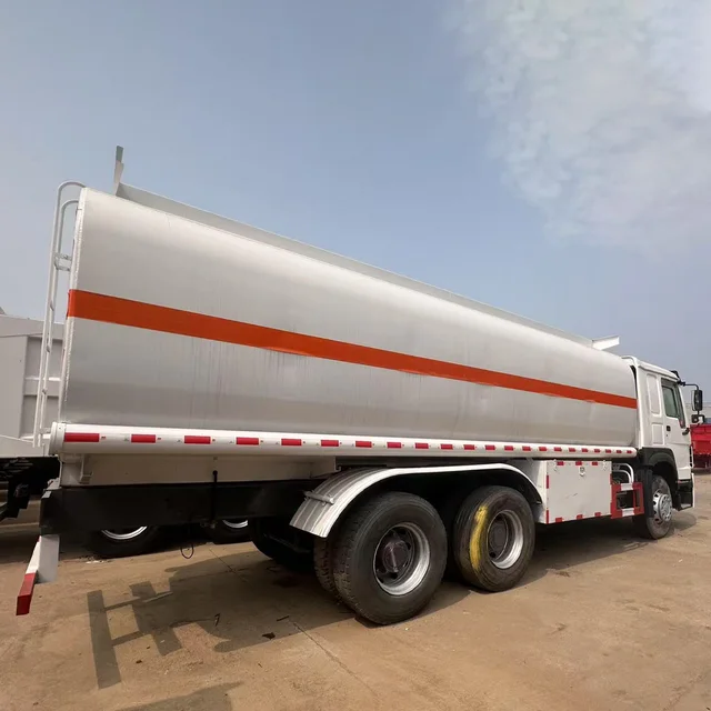 High Quality Used Sinotruk Howo 6*4 Oil Tanker Truck 20cbm Fuel Tank Manual Transmission Good Price