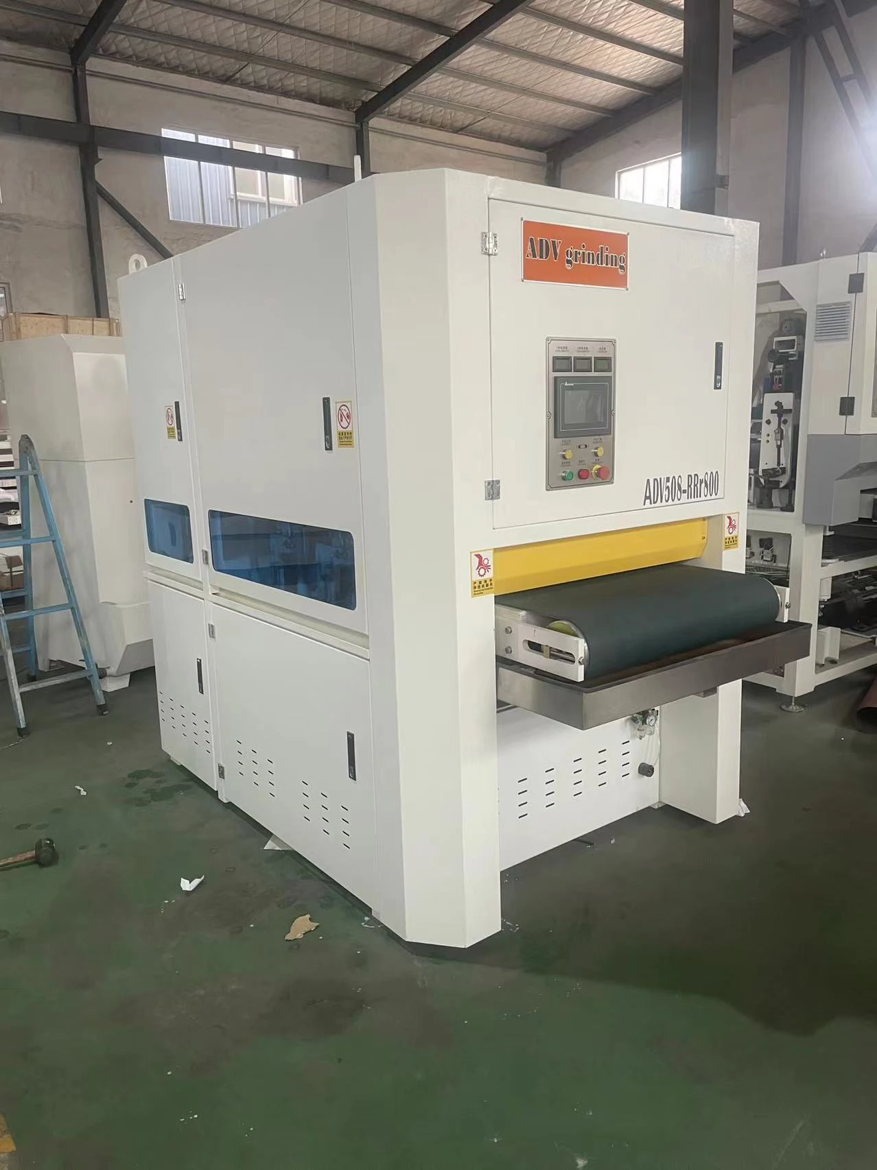 Flat Stainless Steel Grinding and Brushing Machine Flat Metal Surface Polishing and Derusting Machine