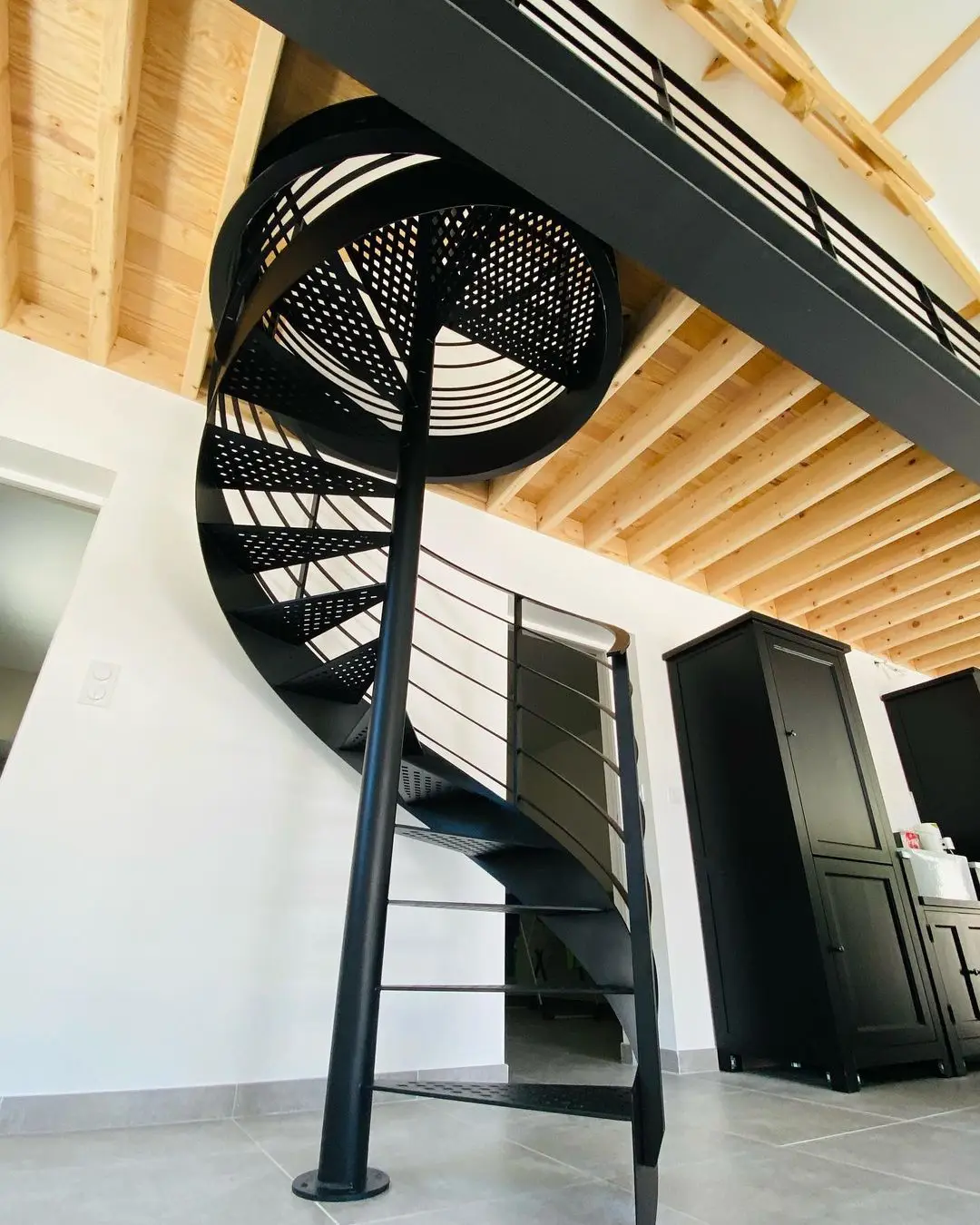 Modern aesthetic large art stairs Spiral Staircase residential customization