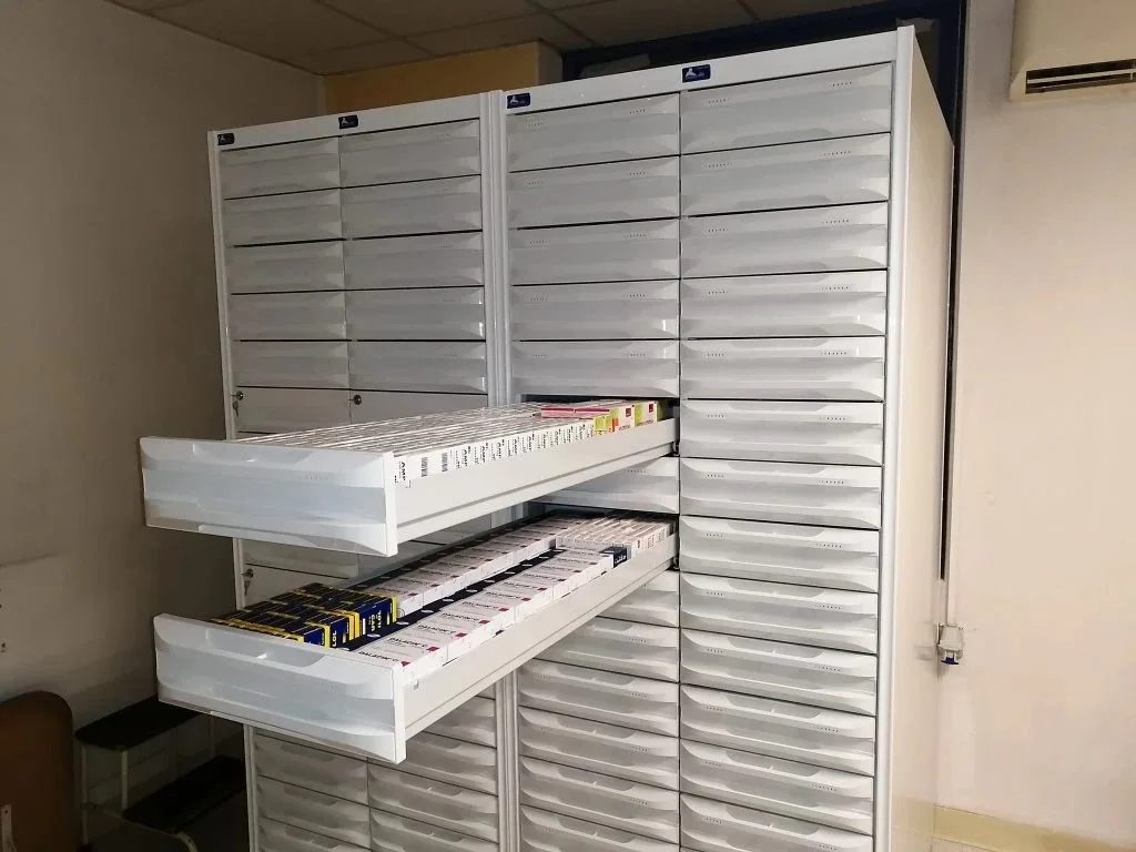 Modern White Metal Pharmacy Display Rack - Wholesale Retail