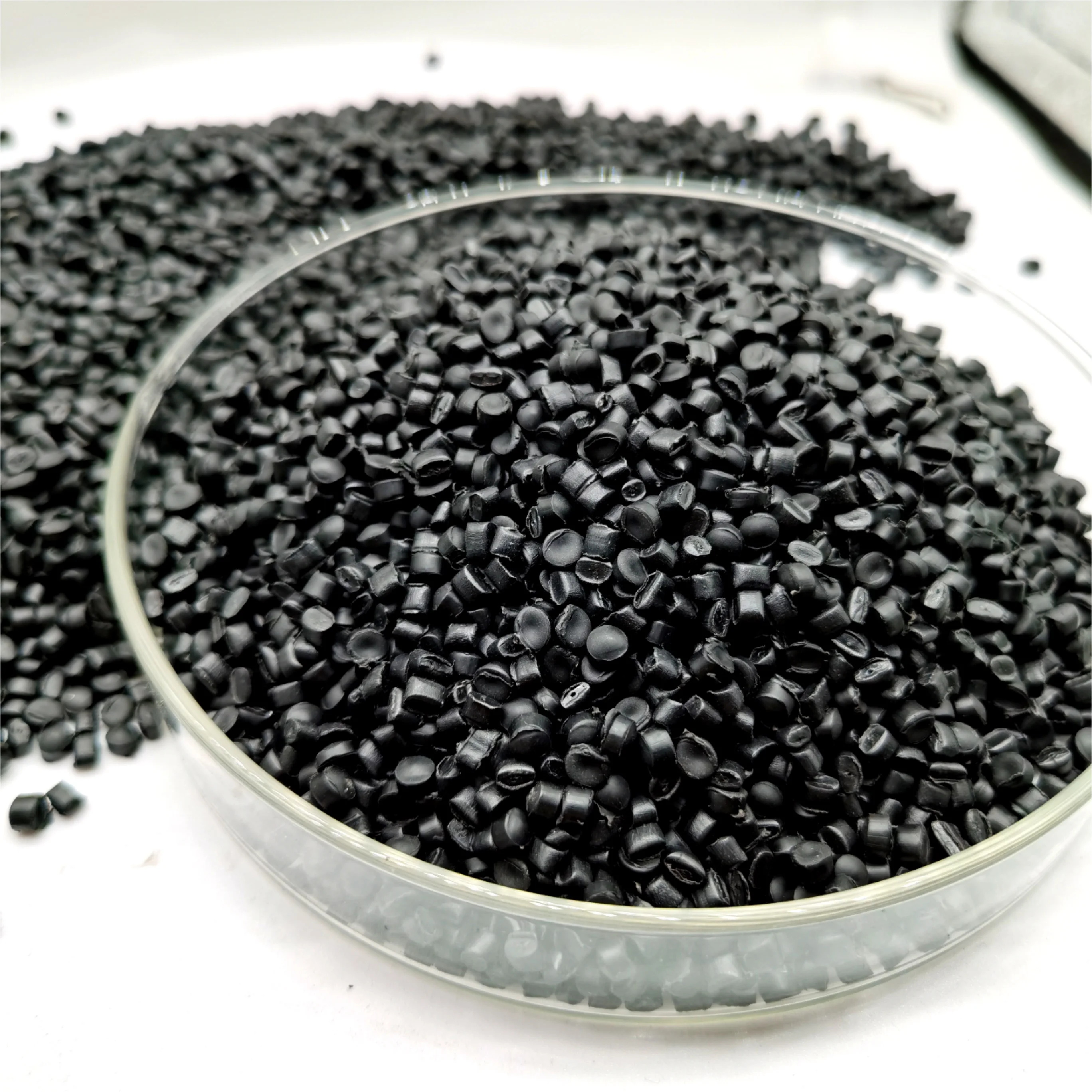 High Temperature Resistant Black Masterbatch PA/66/PP/PC/PE and Other General Plastic Pellets Stable Quality Good Price