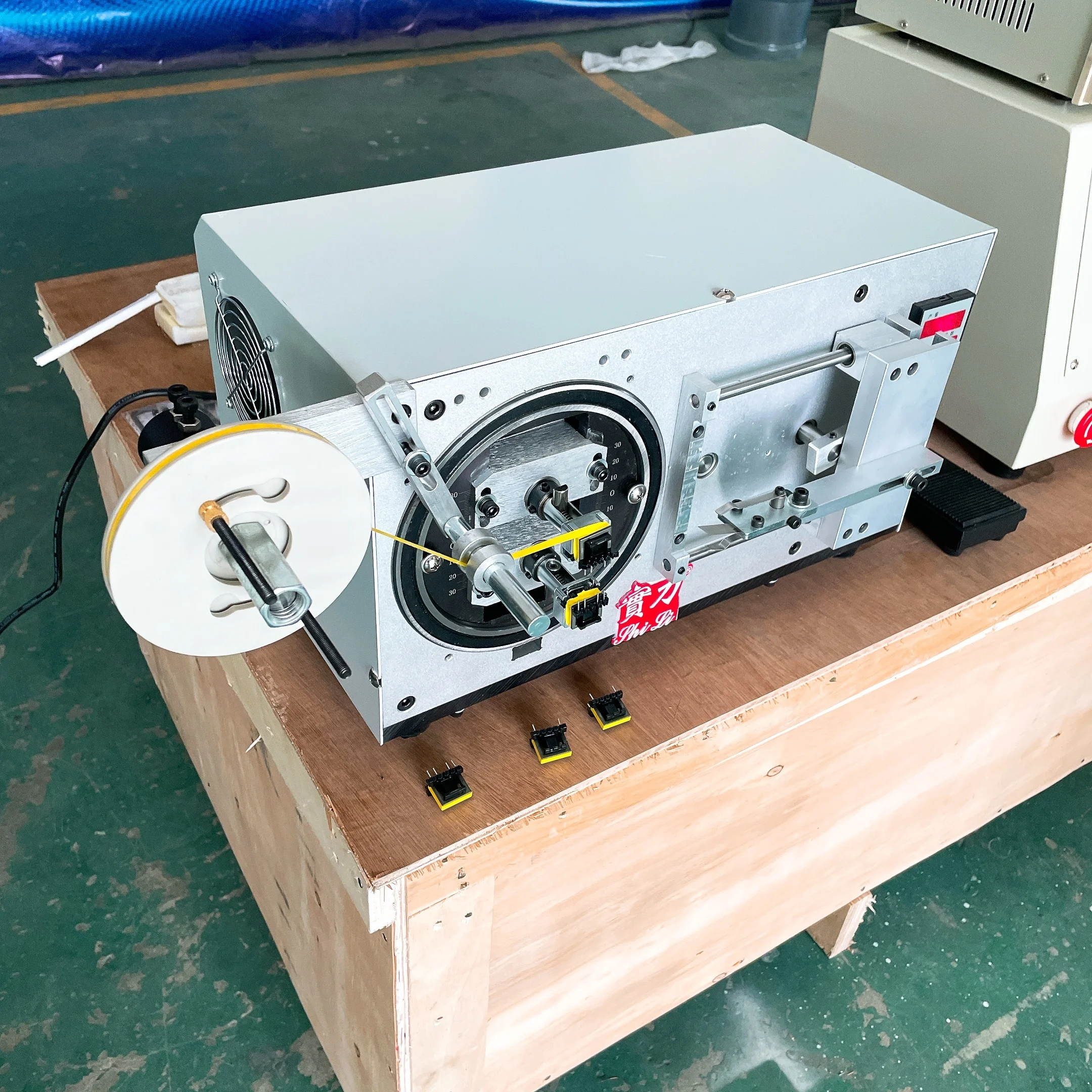 Professional Wrap Automatic Tapping Transformer Coil Taping Machine Made in China All Kinds of Bobbin