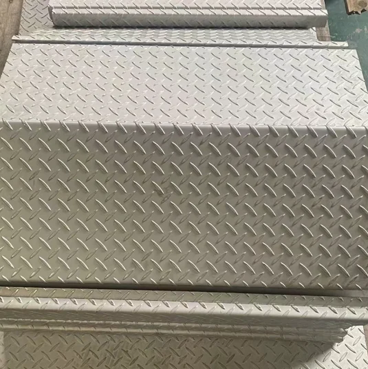 Wholesale 304/316L/321 Anti-Slip Pattern Stainless Steel Plate Large Supply From Manufacturer for Metal Products