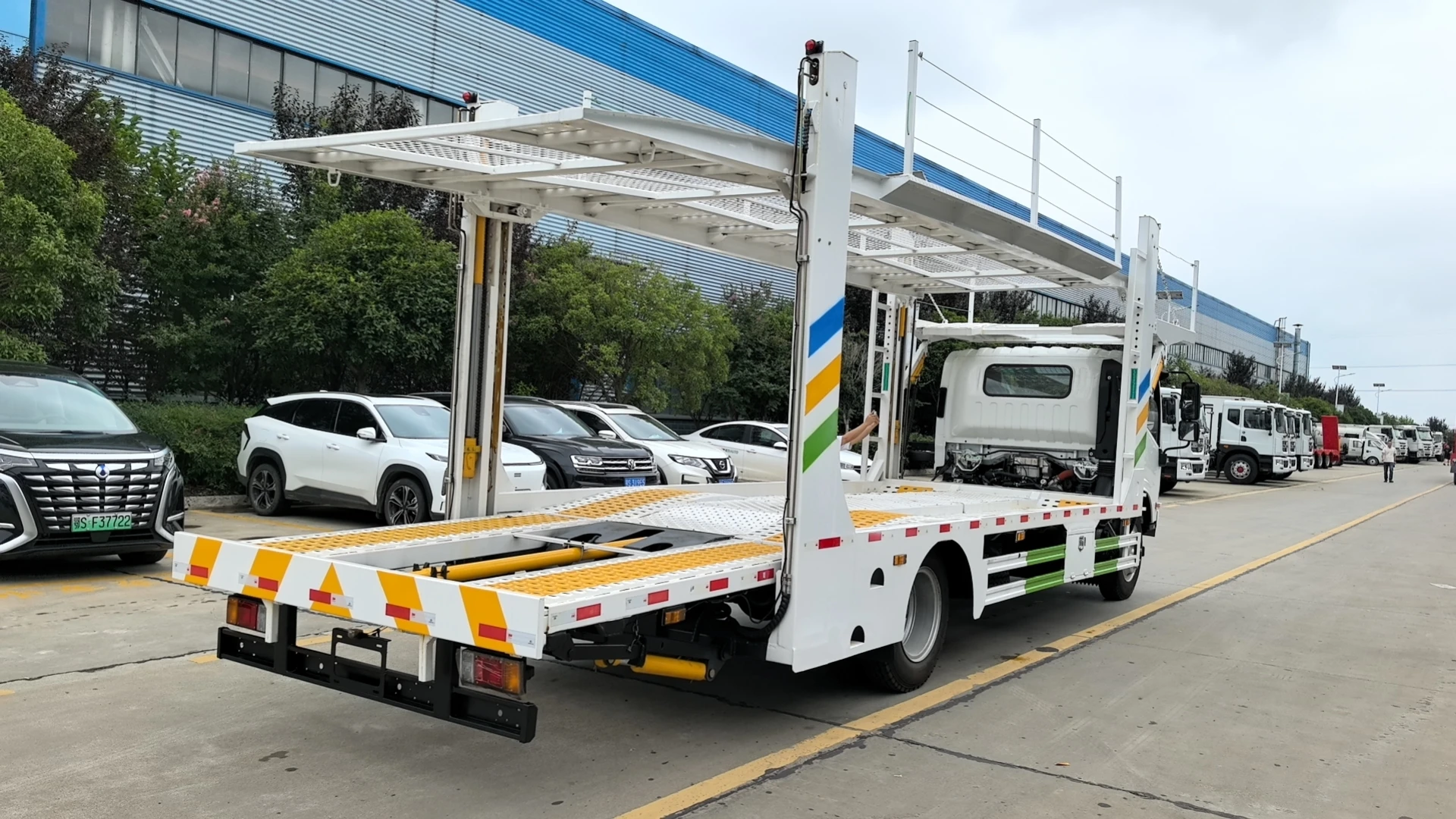 product impressive double deck 4x2 car transport truck car carrier for 4 cars for sale-1
