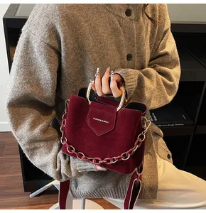 Top Designer Suede Women's Handbag 2026 New Style Women's Shoulder Bag Women's Messenger Bag Sac  Main