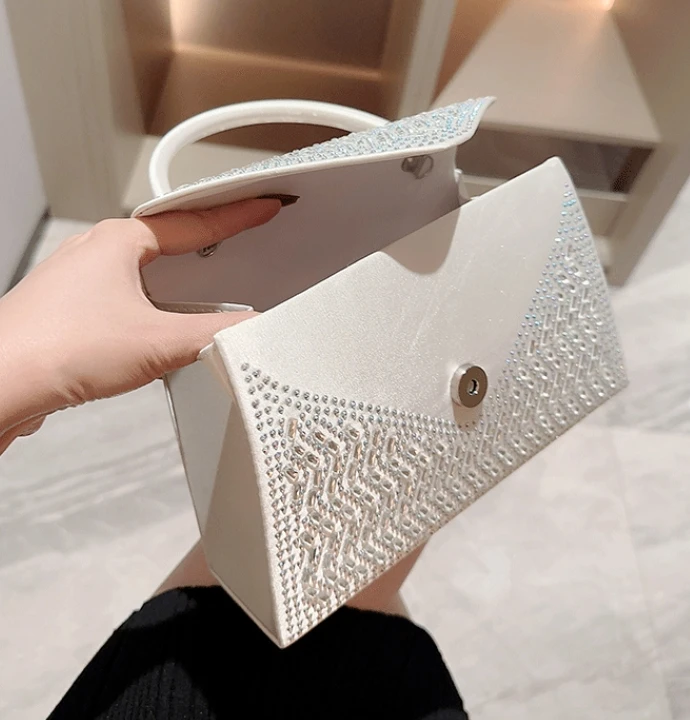 Bling Strass Clutch Für Damen – Funkelnde Abendtasche In Knödelwolken-Form, Mit Abnehmbarer Kette, 22x14x7 Cm, Für Partys & Hochzeiten