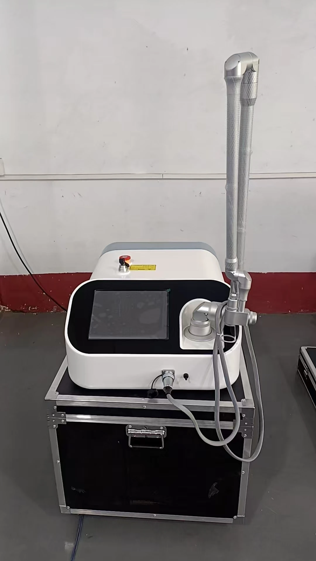 CO2 Laser Fractional Beauty Machine Fraccionado Co2 Laser Professional For Wrinkle / Scar Removal Carbon Peeling Portable