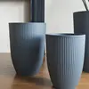 Gris oscuro