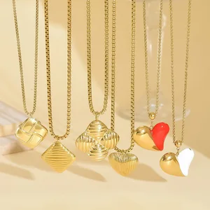 Love Women's Stainless Steel Hollow Oil Dropping Box Chain Personalized Plaid Electroplated Peach Heart Necklace