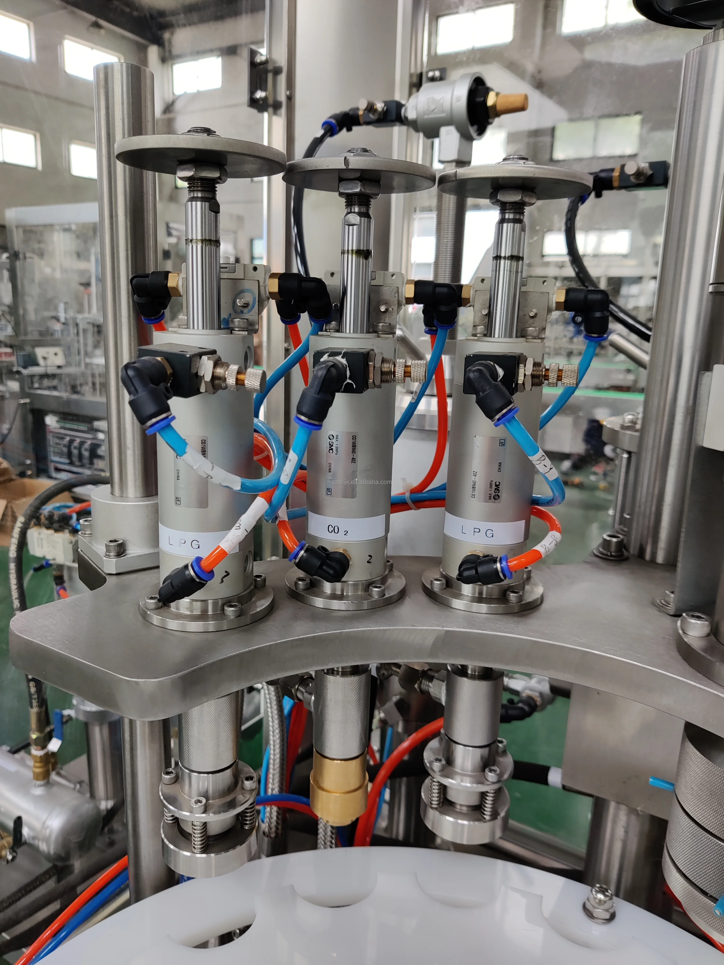 Automatic Aerosol Filling Machine Aerosol Cans Filling Machine Fire Extinguishers Air Freshener Filler supplier