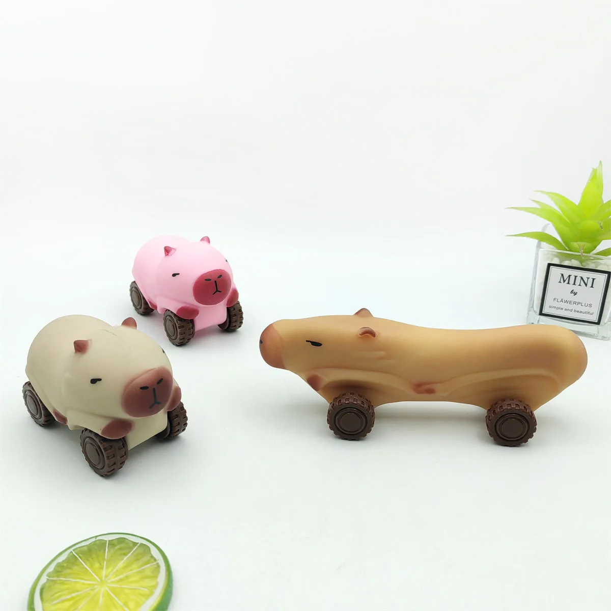 3 Pcs 8*5.5cm Stretchy Capybara Toy Set,capybara squishy Cute Stress Toys Soft Capybaras Toys Animal Stress Ball Squeeze Ball with A Keychain for Teen