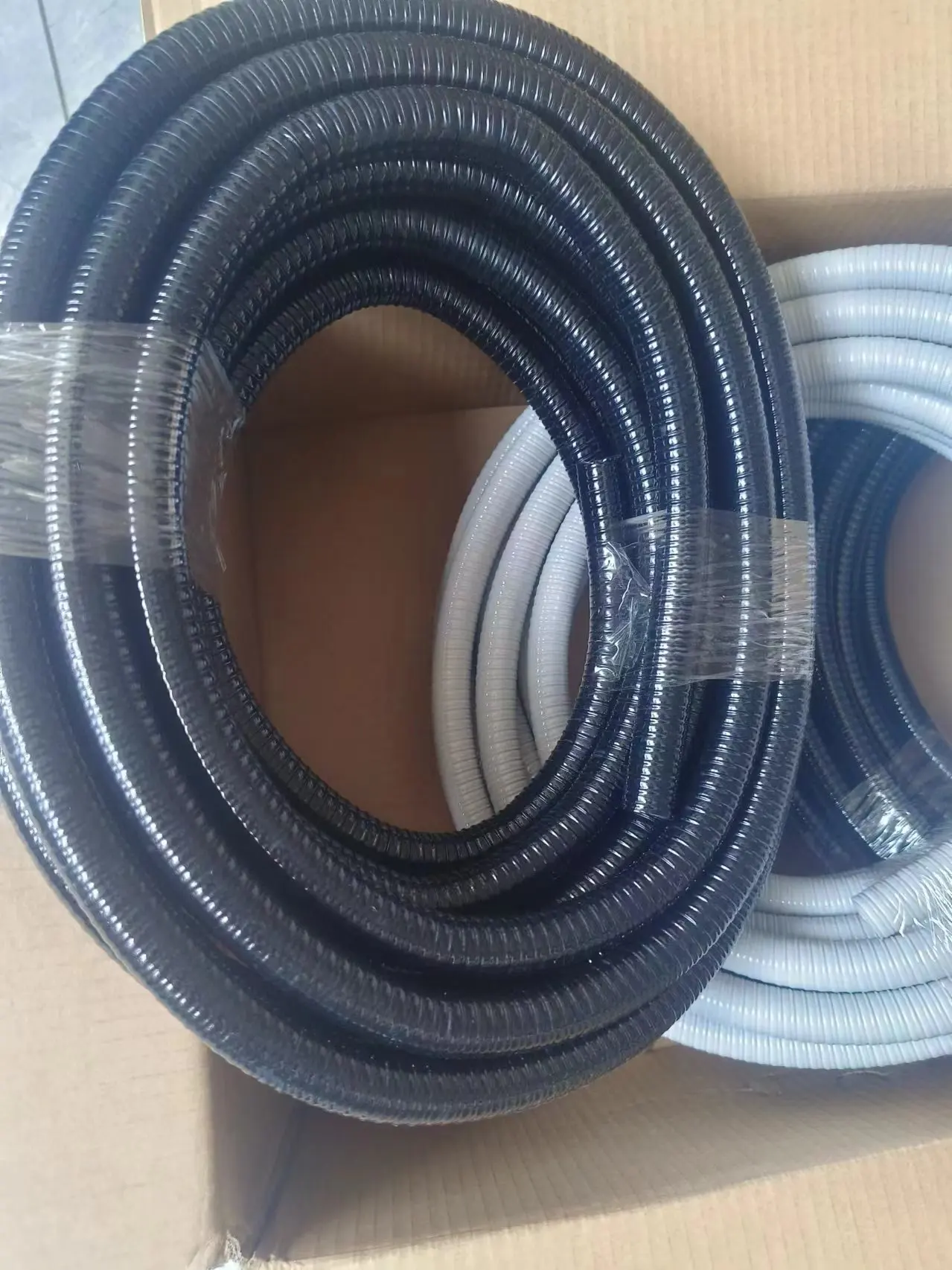 カスタマイズされた8-32MMPvc PUフレキシブル歯科用吸引ホース高強度