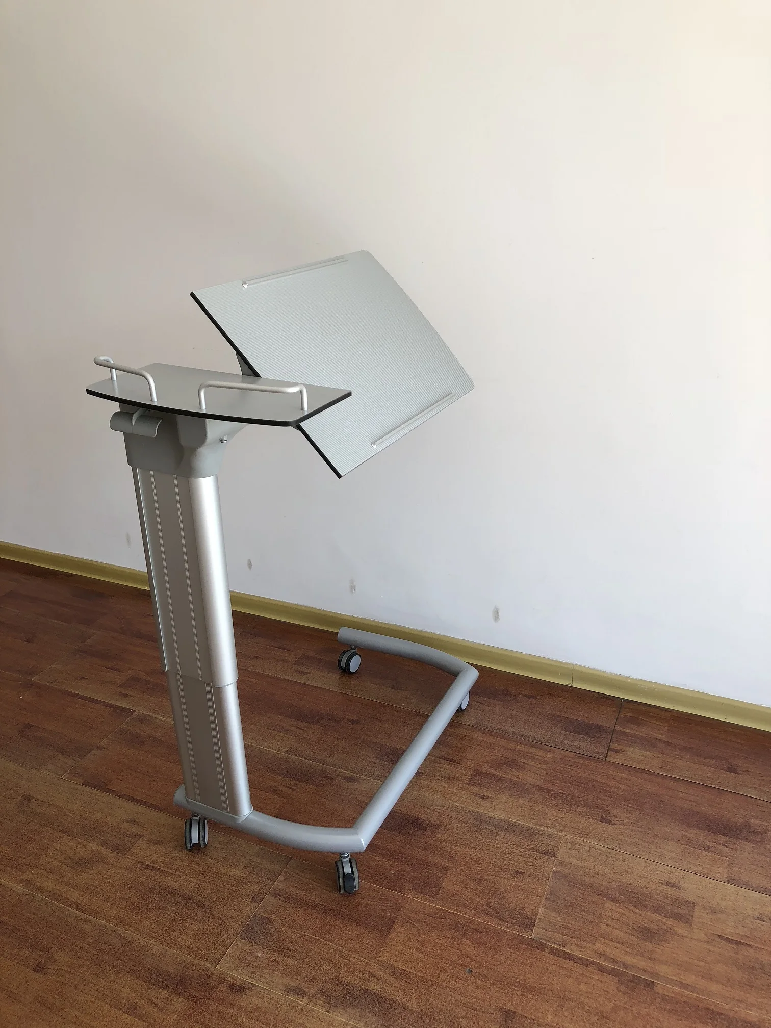 rotating over bed table 3.JPG