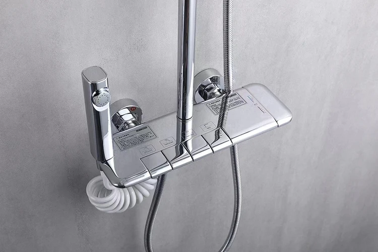 Piano Key Rainfall Juego de columna de ducha termostática Baño