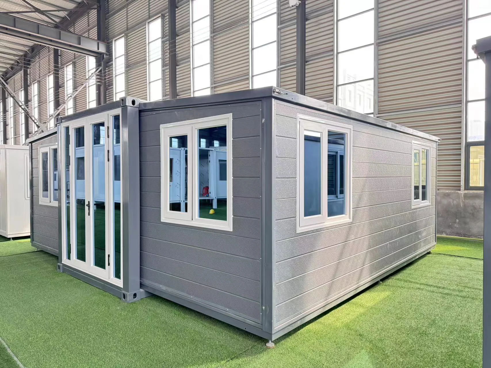 Insulated 40ft 20ft Villa Prefabricated Expandable Container House Waterproof Prefab Mobile Home 2 3 4 5 Bedroom Granny Flat