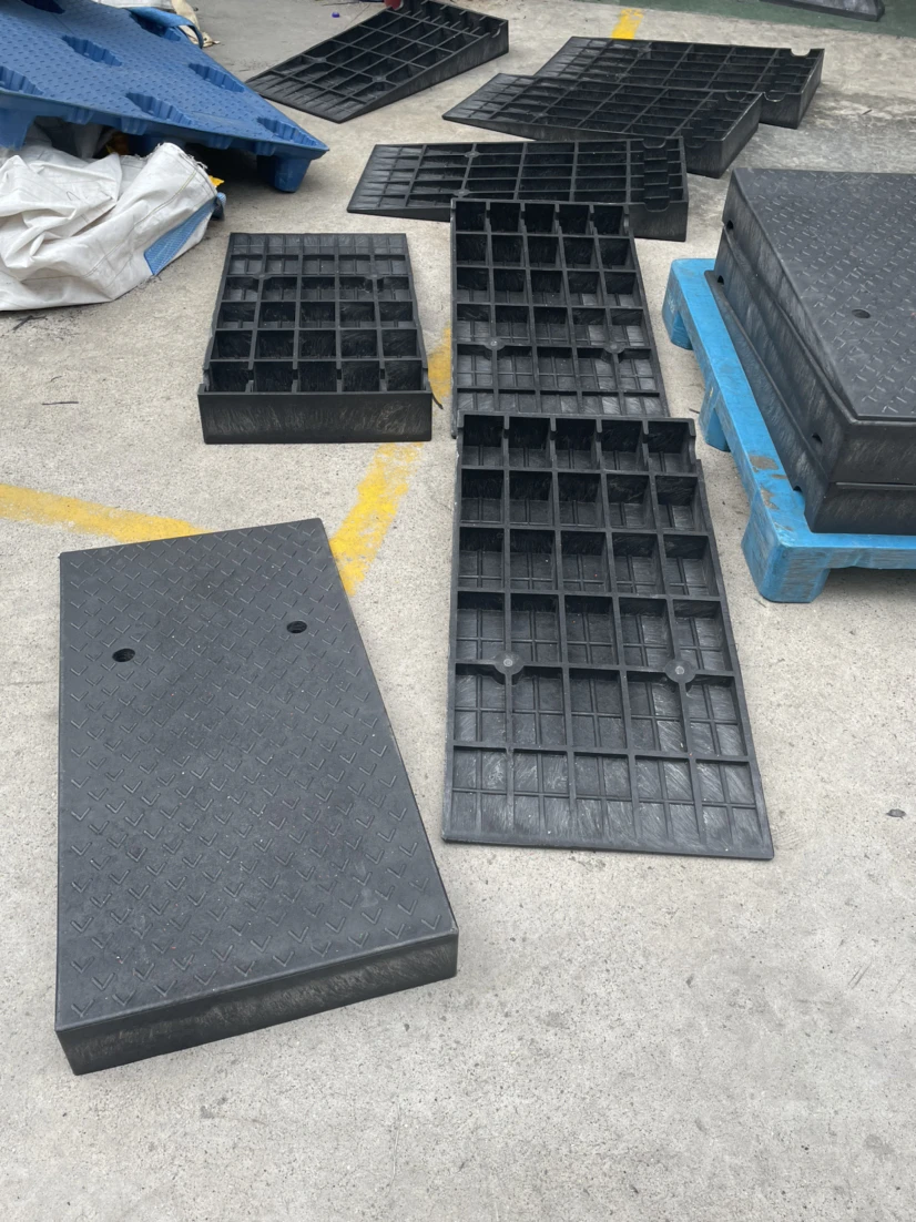 50*50*19cm Road side Traffic Rubber Curb Portable Car Ramp