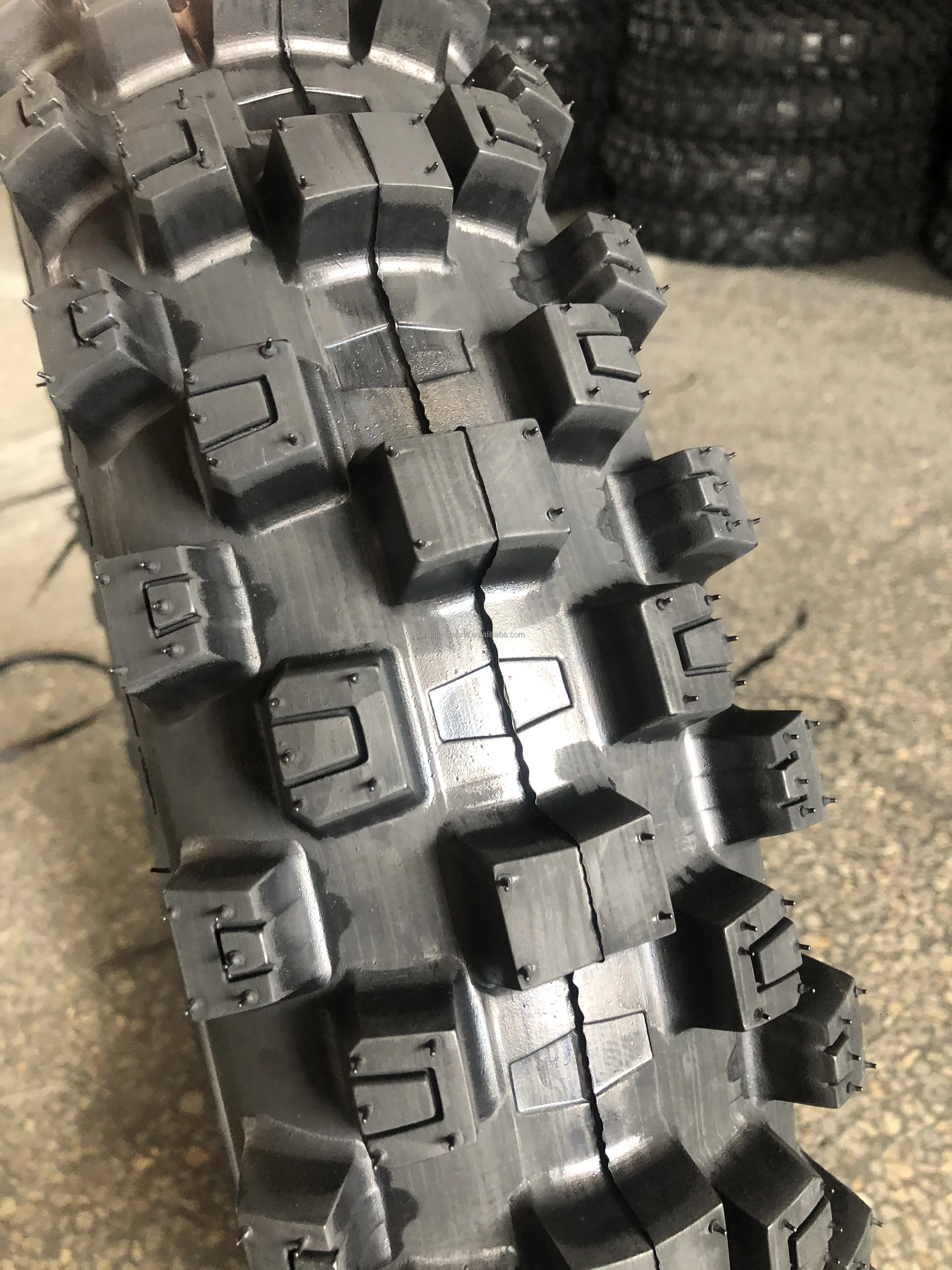 Manufacturer Chinese Rubber Motorcycle Off Road Tyre 110/100-18 110/90 ...