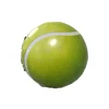 Pelota de tenis oscura de 18 pulgadas.