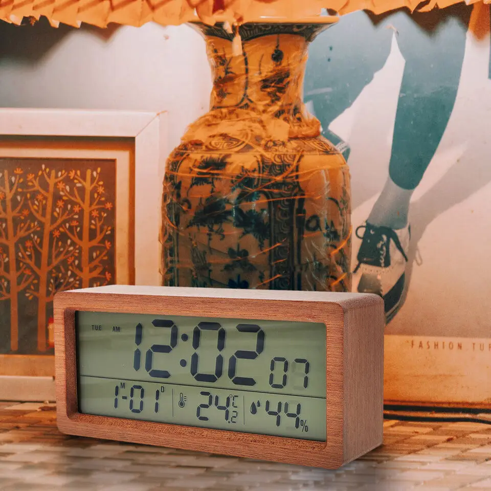 Safety and Environmental Sleeping Solid Wood Retro Large Screen Led Portable Temperature Humidity Silent Digital Desk Clock