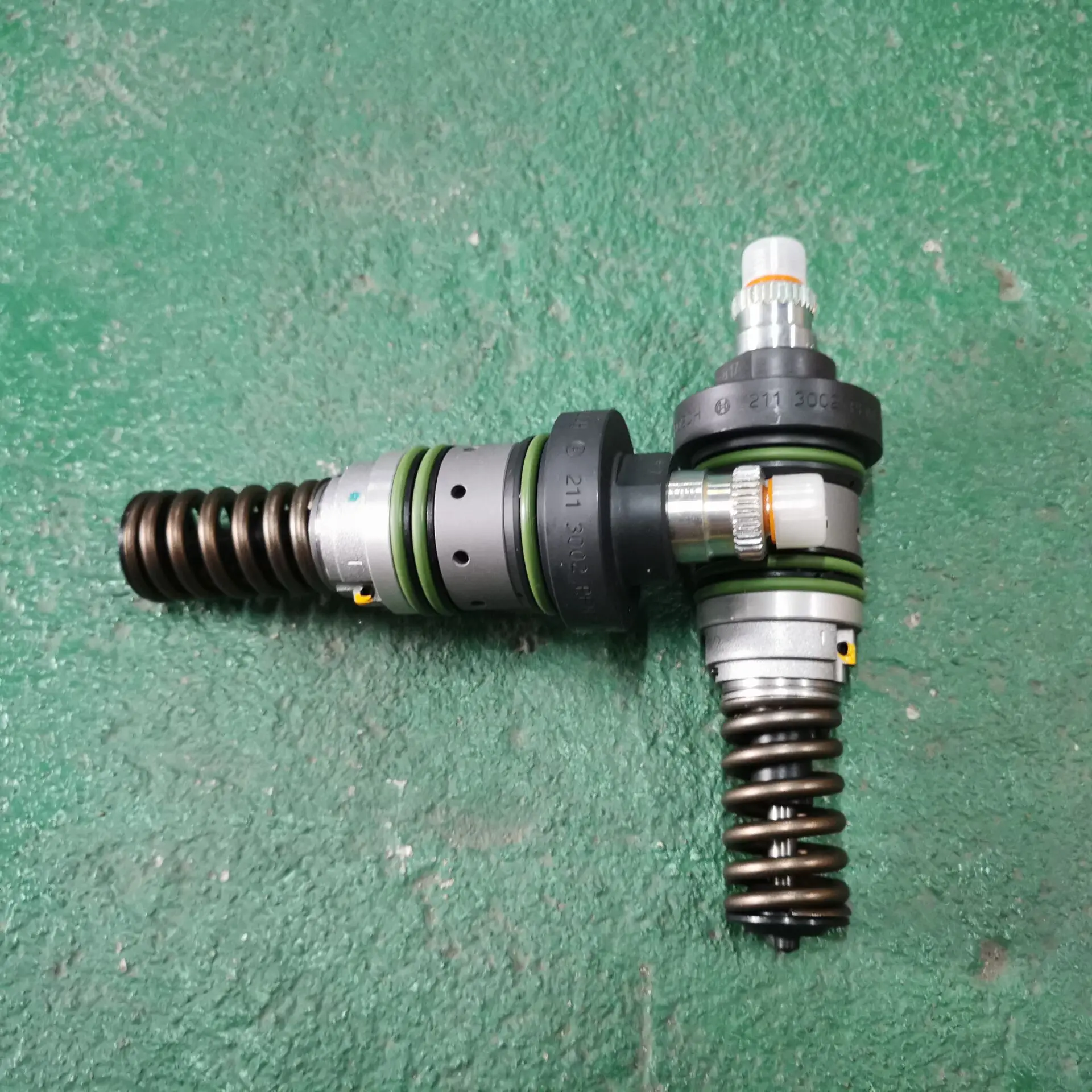 Dalian deutz TCD2012 L04 2V Engine Parts Fuel Injection Pump 02113002