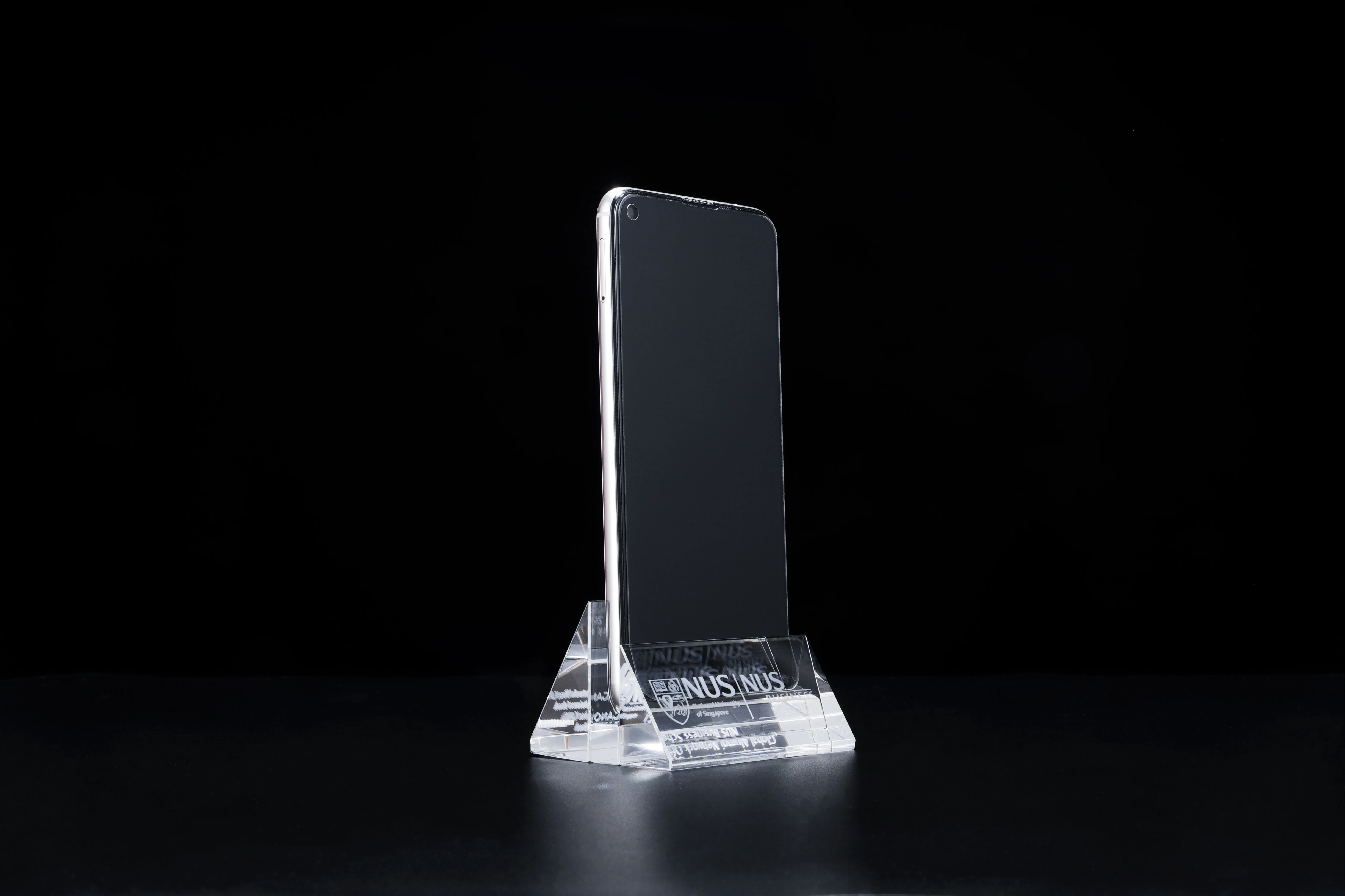 Factory wholesale Crystal Phone Holder Mobile Phone Tablet Cell Phone Display Stand Logo Printed Crystal Smartphone Display Gift factory