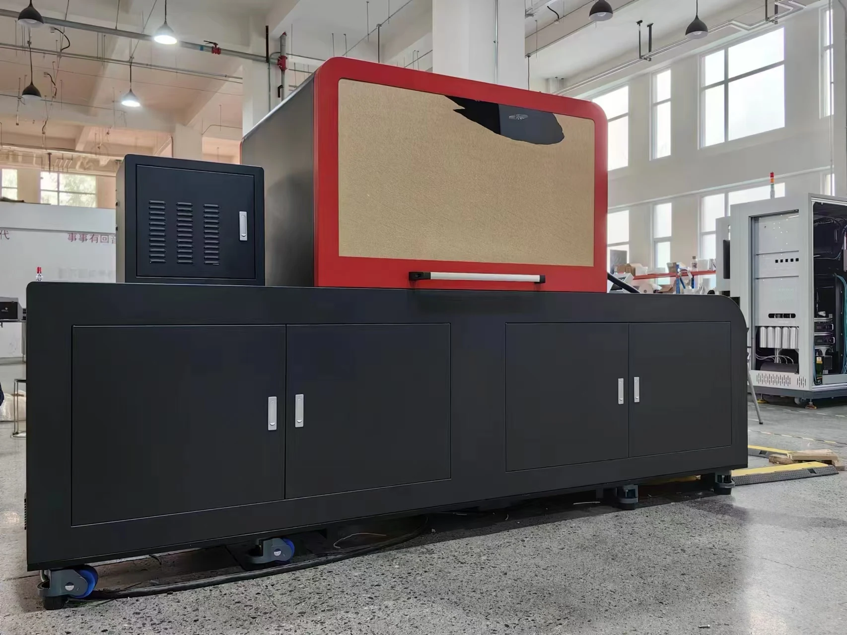 Automatic CMYK Colour Label Banner UV Printers Roll to Roll Digital Label Cold Foil Stamping Spot UV Varnish Printing Machine