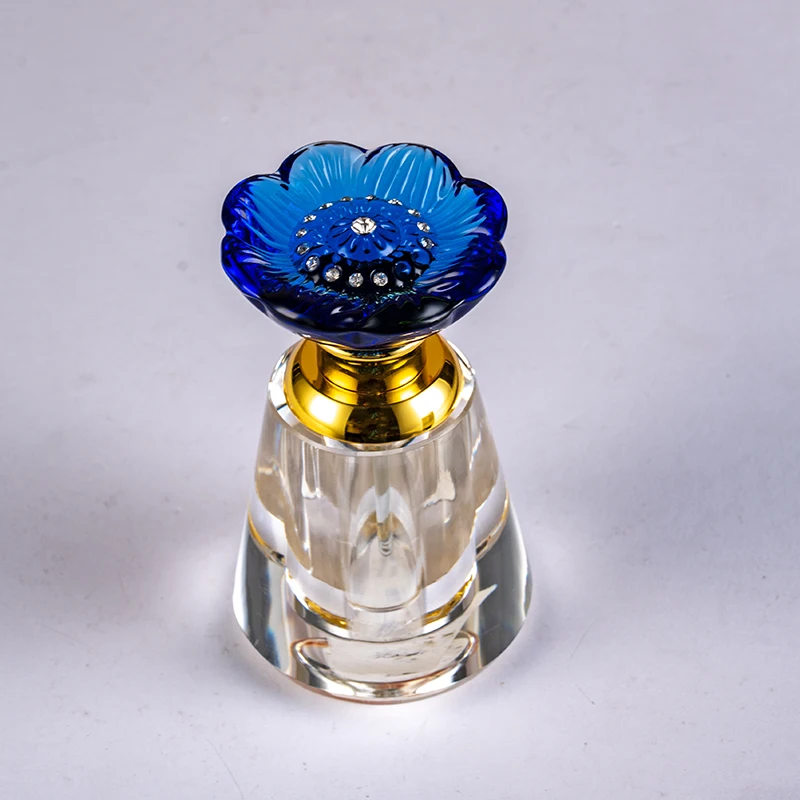 Cheap Wholesale Blue Floret 12ml Fashionable Glass Empty Bottle Can Be Customized Elegant Crystal Perfume Bottle