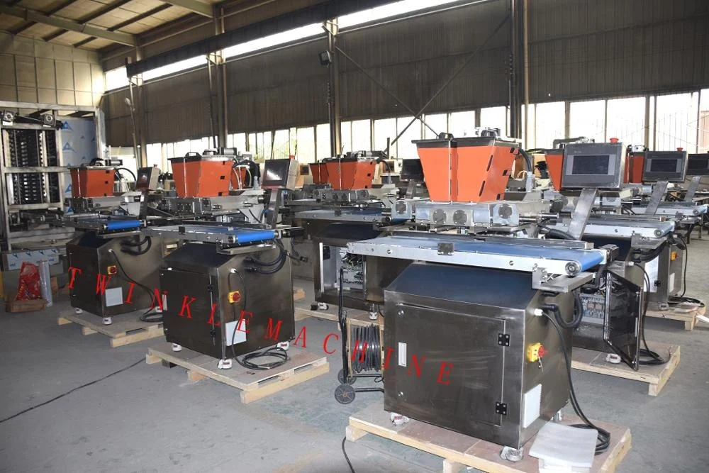 Маленький депонирующий станок для шоколада